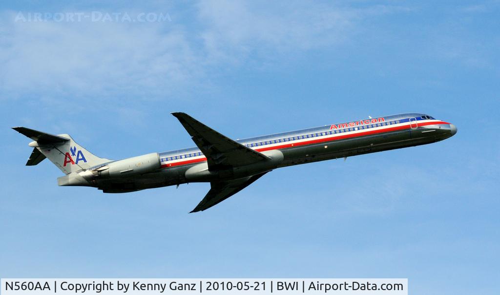 N560AA, 1991 McDonnell Douglas MD-82 (DC-9-82) C/N 53090, AA MD83 N560AA climbs out