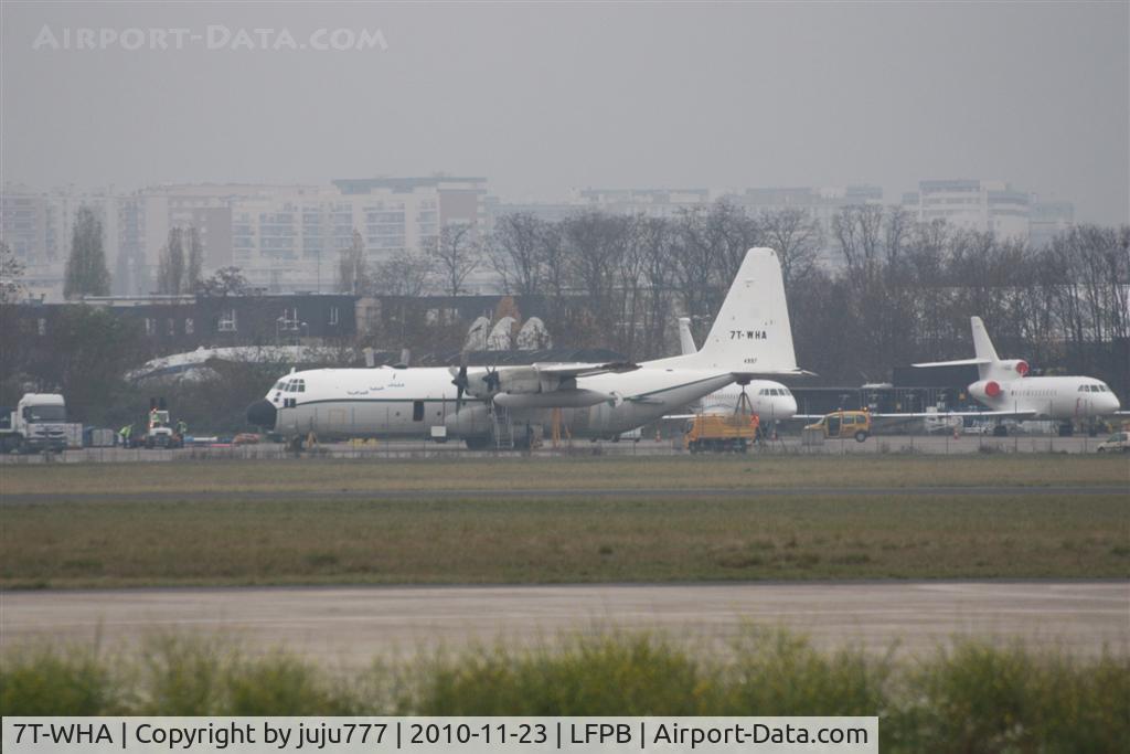 7T-WHA, 1984 Lockheed C-130H-30 Hercules C/N 382-4997, left wing and engine 1 damage during landing