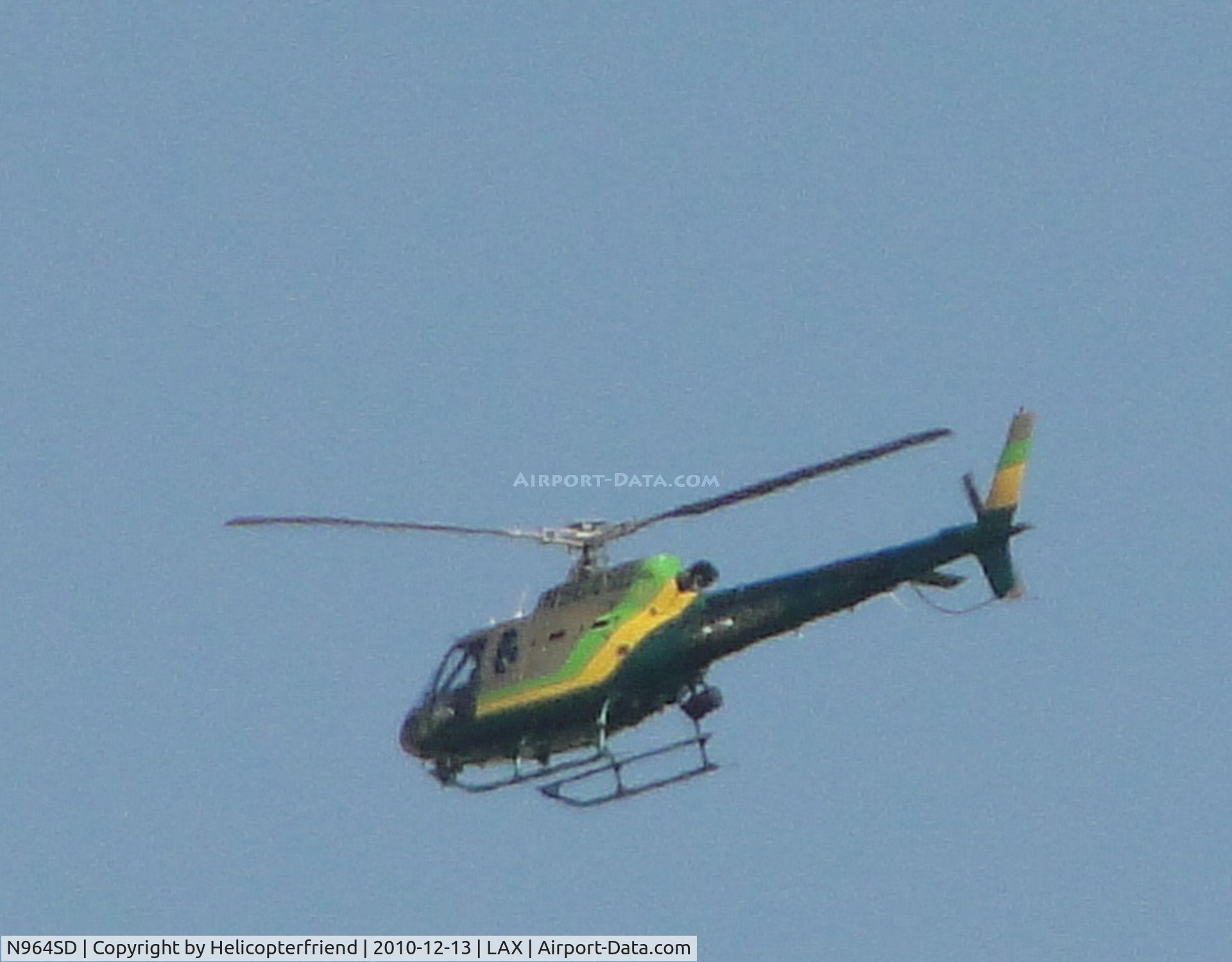 N964SD, Eurocopter AS-350B-2 Ecureuil Ecureuil C/N 3529, Flying northbound approximately 16 miles east of LAX and below final approaching aircraft