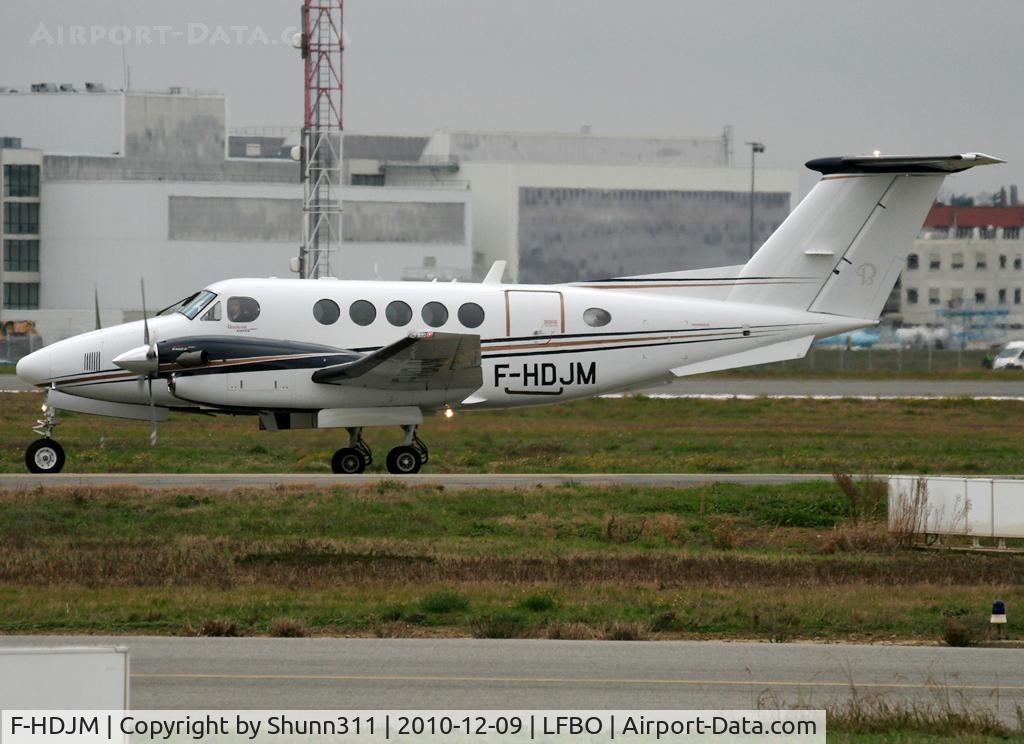 F-HDJM, 2008 Hawker Beechcraft B200GT King Air C/N BY-55, Taxiing to the General Aviation area...