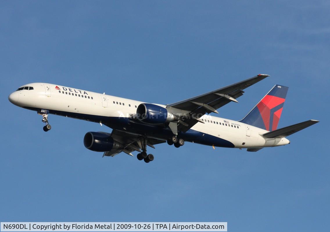 N690DL, 1998 Boeing 757-232 C/N 27585, Delta 757-200