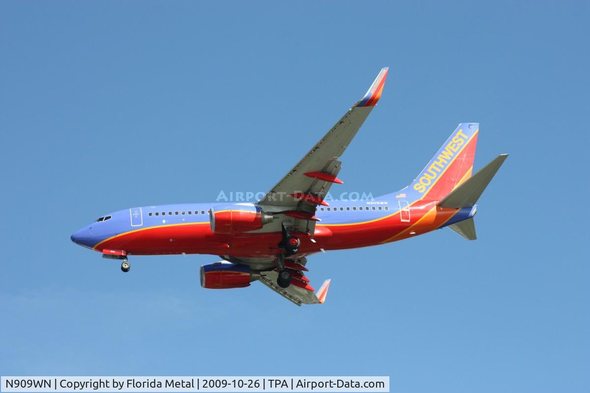N909WN, 2008 Boeing 737-7H4 C/N 32458, Southwest 737-700