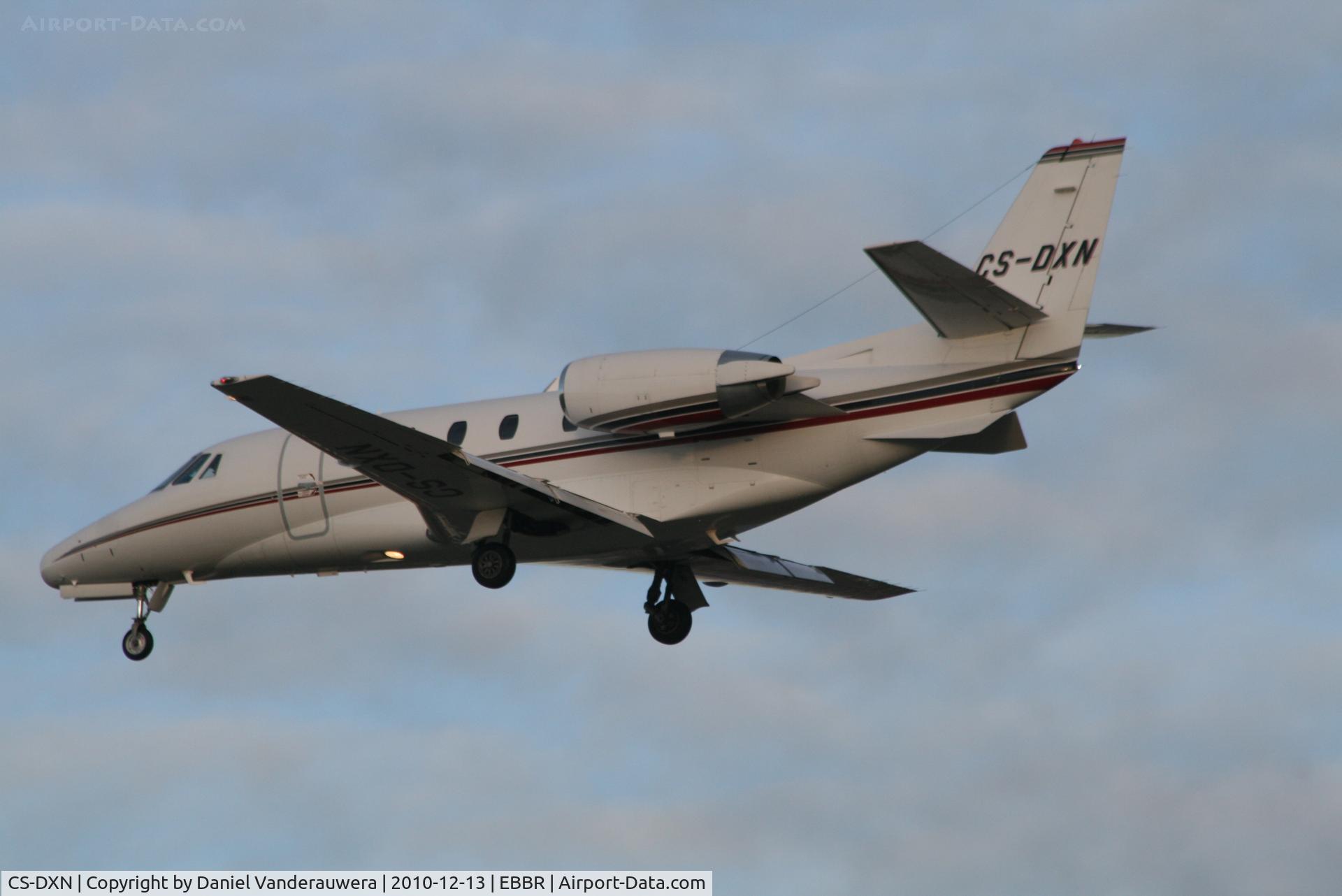 CS-DXN, 2007 Cessna 560XL Citation XLS C/N 560-5685, Descendig to RWY 25L