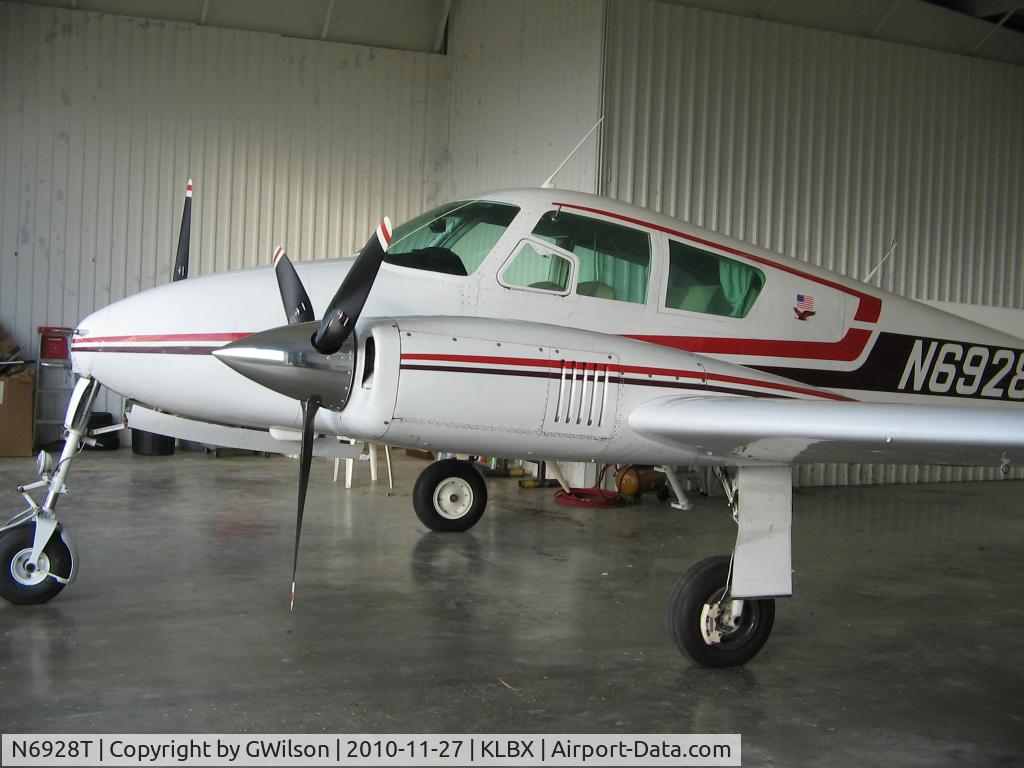 N6928T, 1960 Cessna 310D C/N 39228, 1960 Cessna 310D