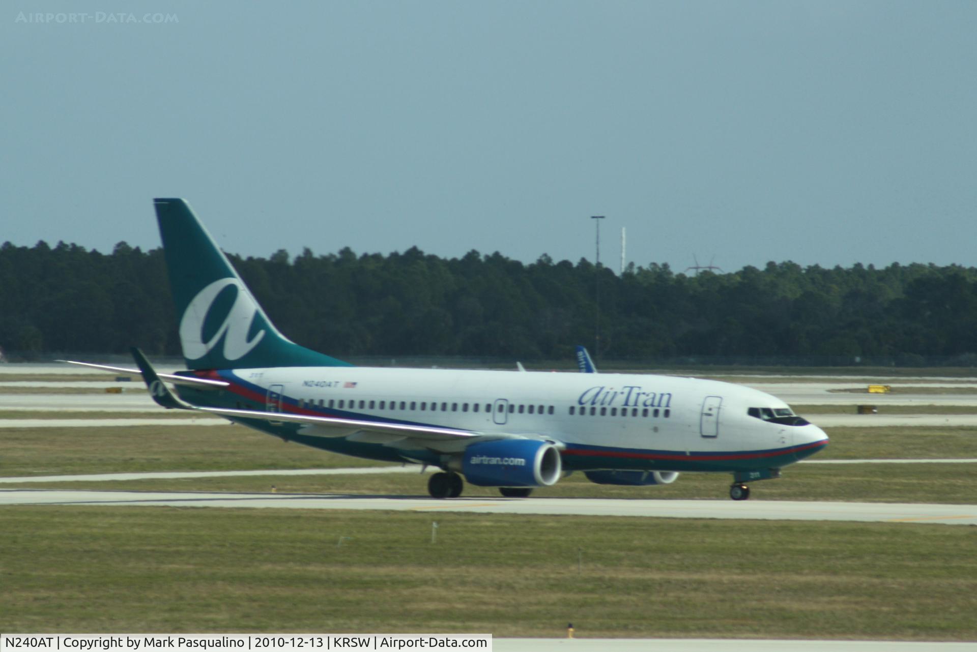 N240AT, 2005 Boeing 737-76N C/N 32657, Boeing 737-700