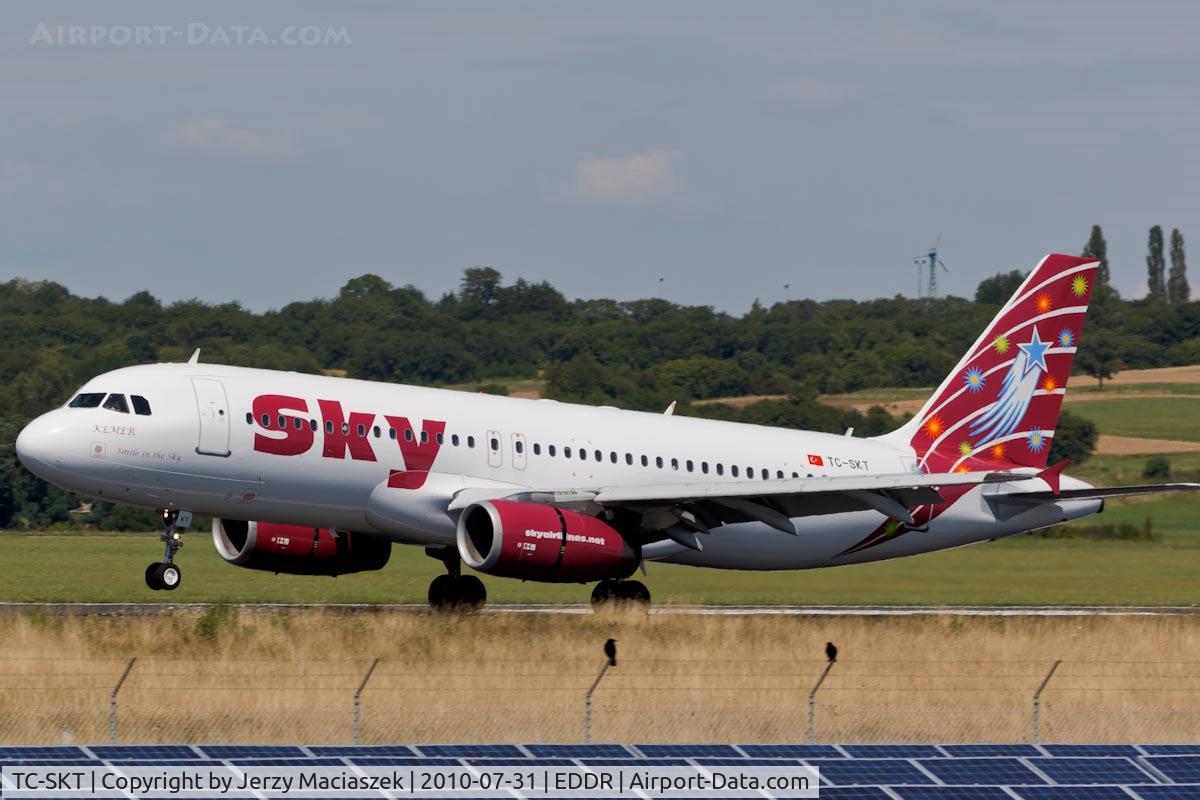 TC-SKT, 2000 Airbus A320-232 C/N 1194, TC-SKT_
2000 Airbus A320-232, c/n: 1194