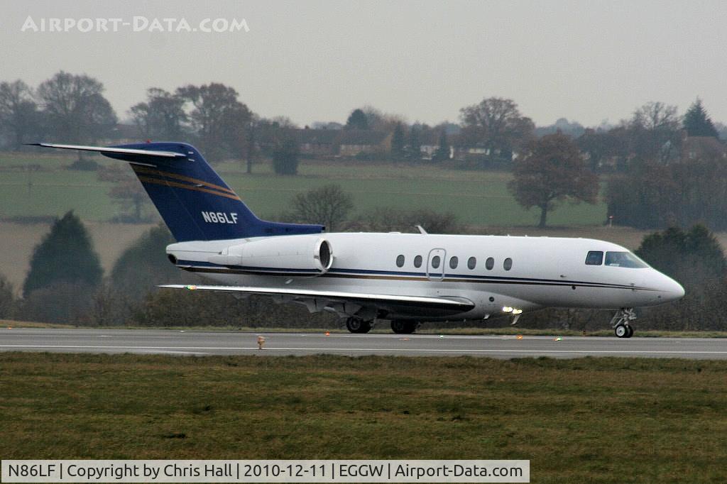 N86LF, 2009 Hawker Beechcraft 4000 C/N RC-18, RC18 Inc Hawker 4000 taxying to RW26