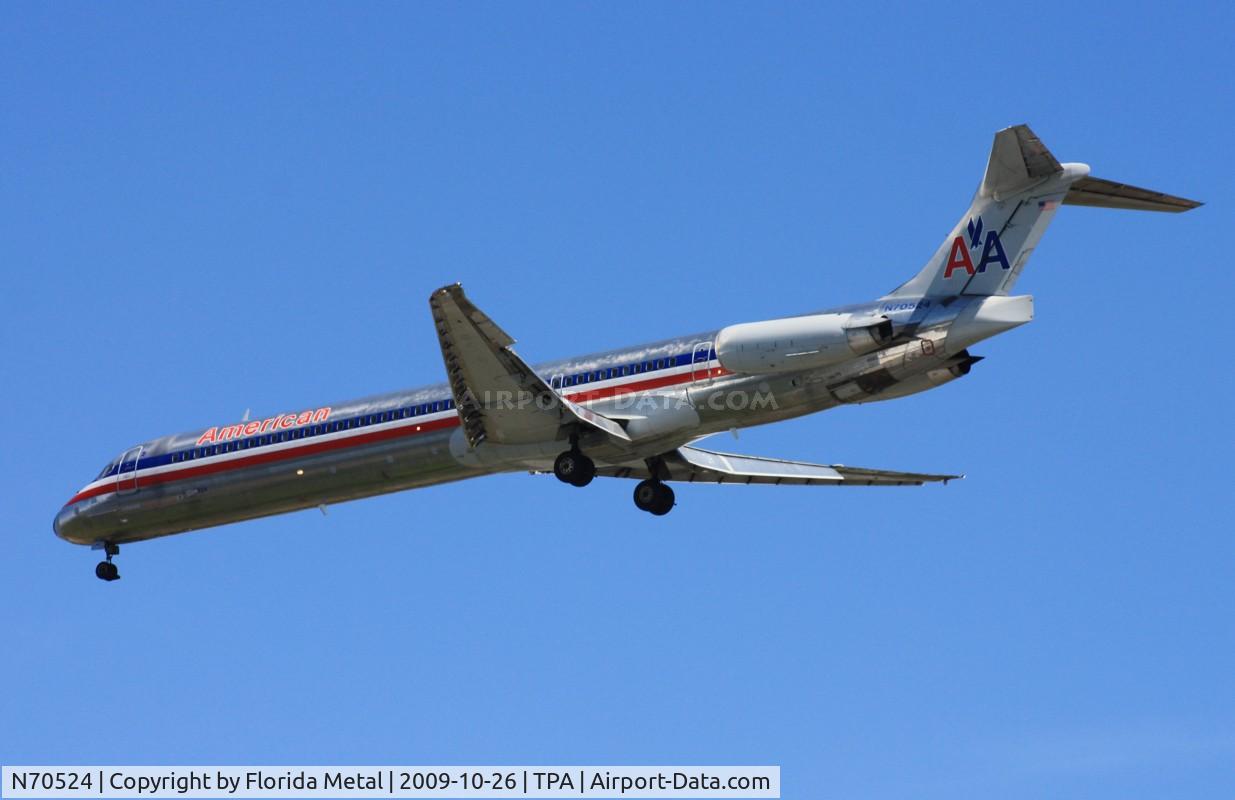 N70524, 1990 McDonnell Douglas MD-82 (DC-9-82) C/N 49916, American MD-82
