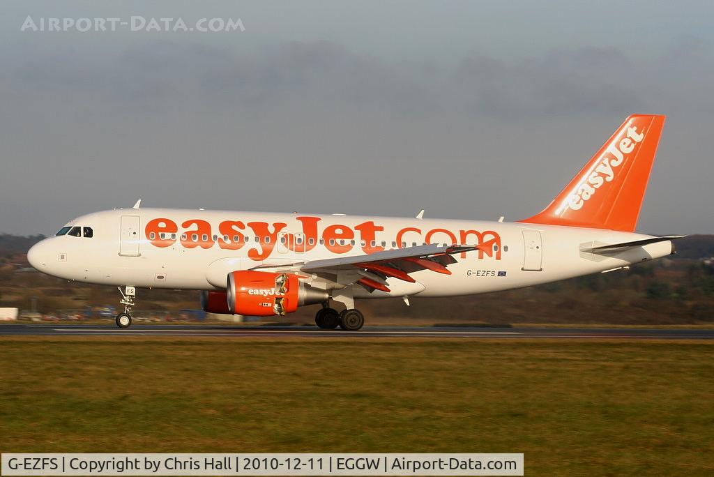G-EZFS, 2009 Airbus A319-111 C/N 4129, easyJet A319 landing on RW26