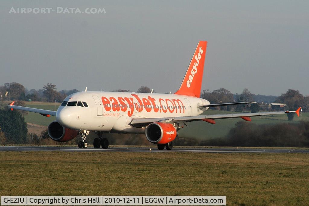 G-EZIU, 2005 Airbus A319-111 C/N 2548, easyJet A319 departing from RW26
