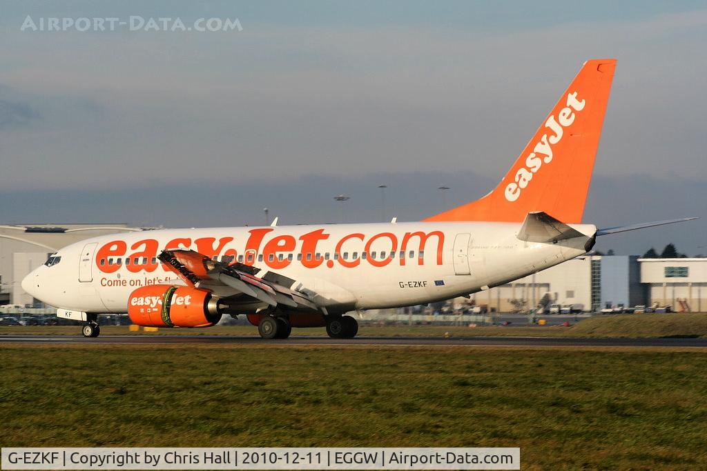 G-EZKF, 2004 Boeing 737-73V C/N 32427, easyJet B737 landing on RW26