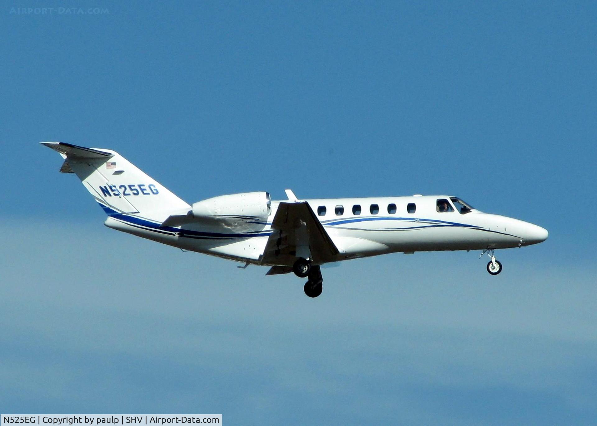N525EG, Cessna 525A CitationJet CJ2+ C/N 525A0449, Landing on 14 at Shreveport Regional.