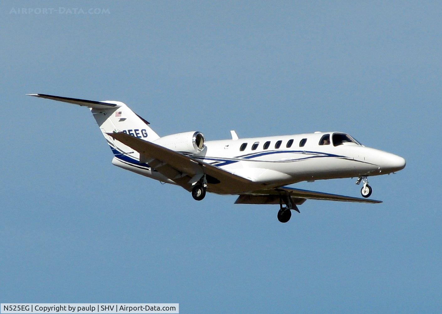 N525EG, Cessna 525A CitationJet CJ2+ C/N 525A0449, Landing on 14 at Shreveport Regional.