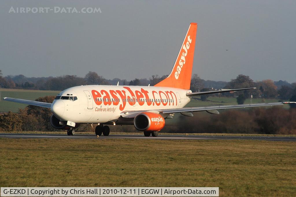 G-EZKD, 2004 Boeing 737-73V C/N 32425, easyJet B737 departing from RW26