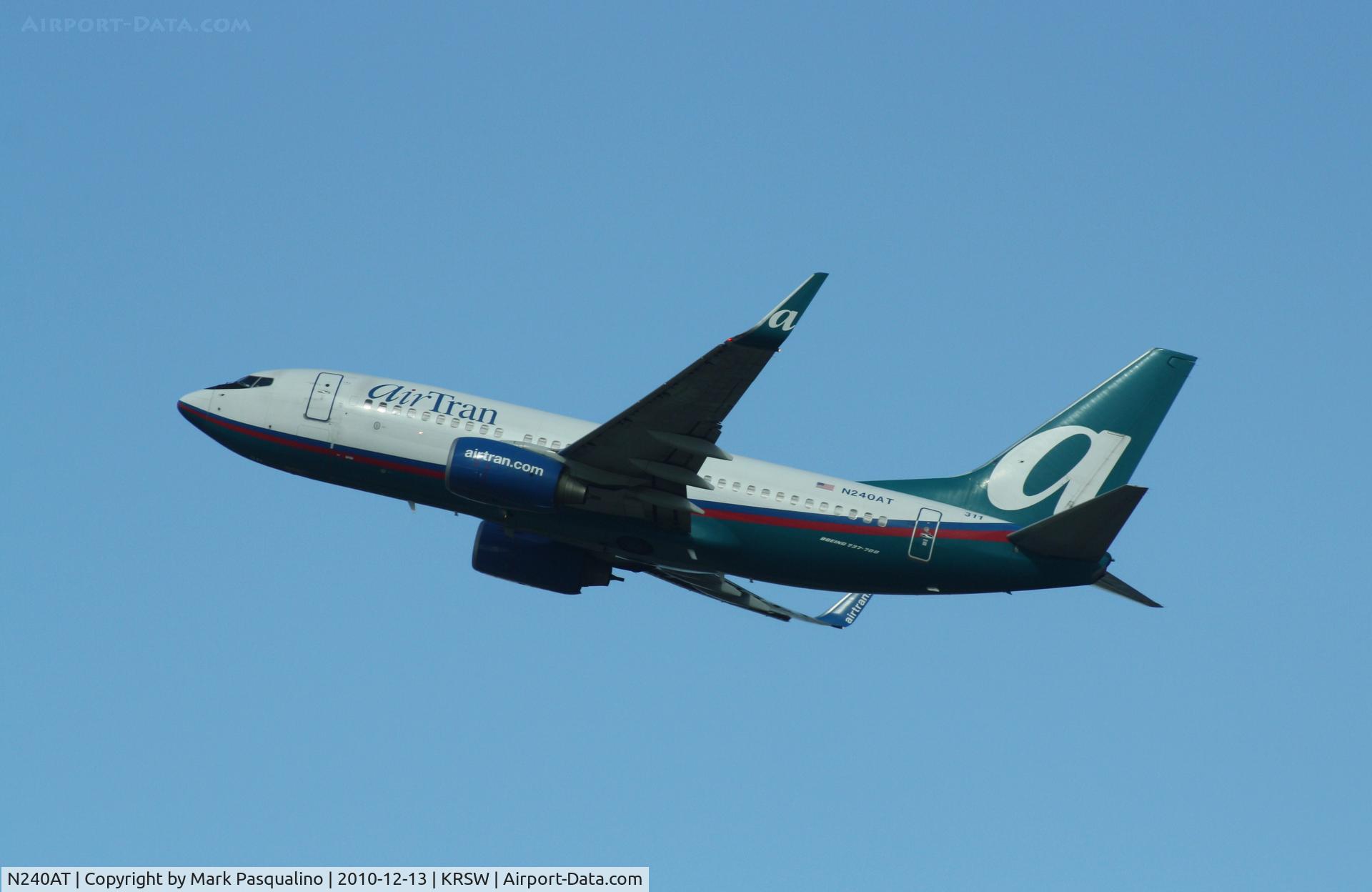 N240AT, 2005 Boeing 737-76N C/N 32657, Boeing 737-700