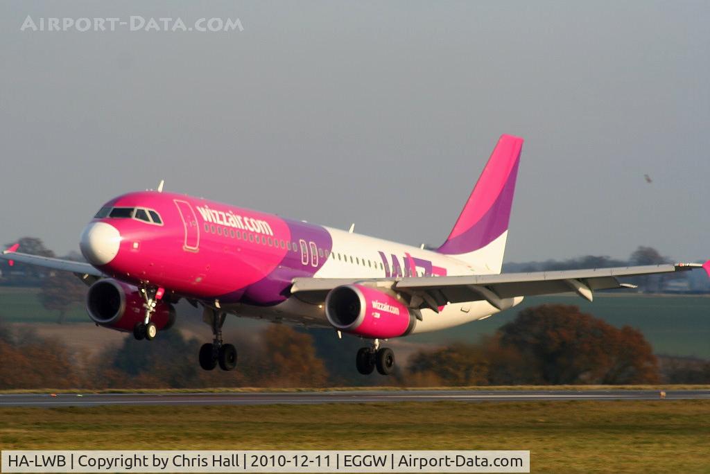 HA-LWB, 2010 Airbus A320-232 C/N 4246, Wizzair A320 landing on RW26