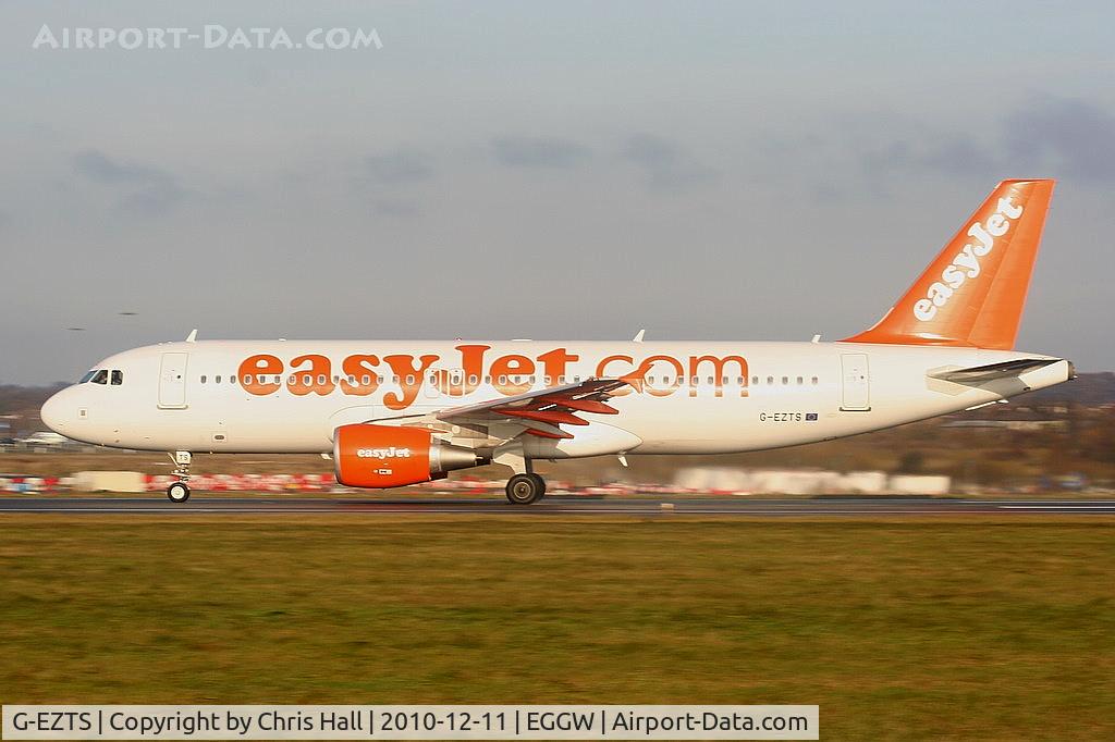 G-EZTS, 2010 Airbus A320-214 C/N 4196, easyJet A320 departing from RW26