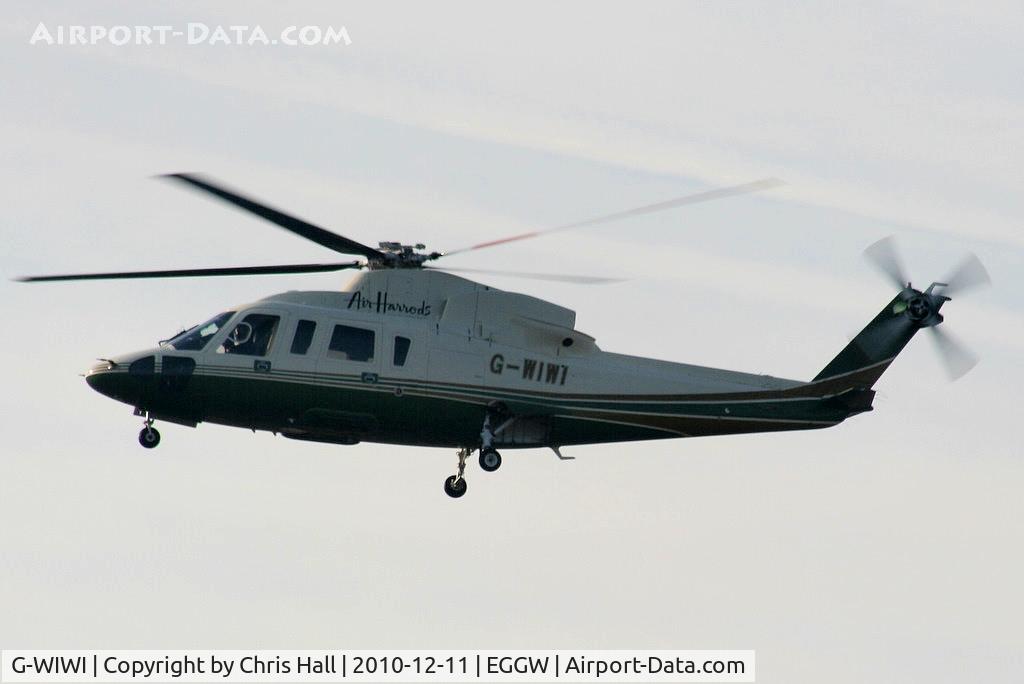 G-WIWI, 2007 Sikorsky S-76C C/N 760684, Air Harrods S-76 departing to Stansted Airport