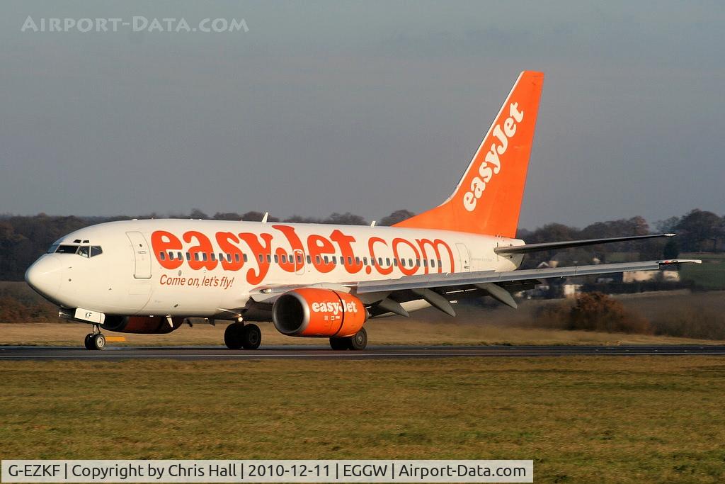 G-EZKF, 2004 Boeing 737-73V C/N 32427, easyJet B737 landing on RW26
