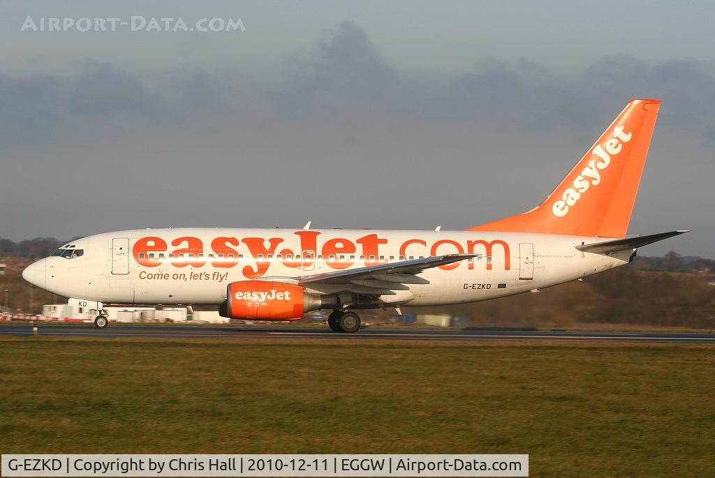 G-EZKD, 2004 Boeing 737-73V C/N 32425, easyJet B737 departing from RW26
