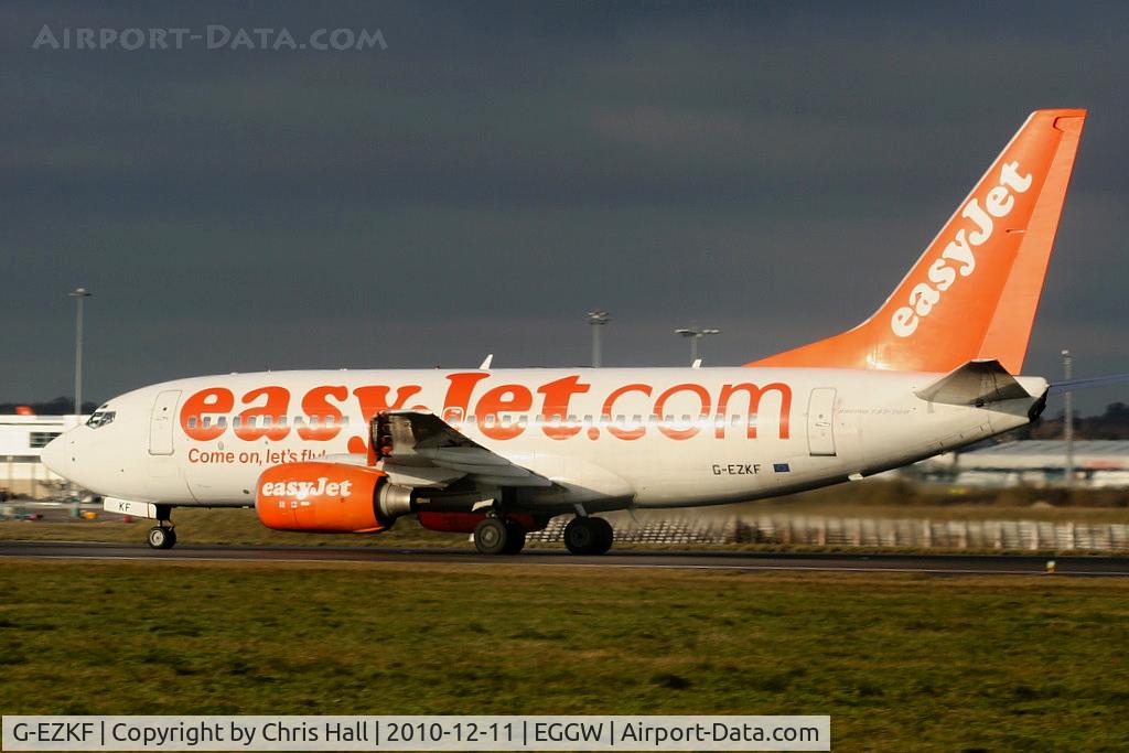 G-EZKF, 2004 Boeing 737-73V C/N 32427, easyJet B737 departing from RW26
