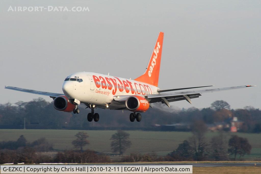 G-EZKC, 2004 Boeing 737-73V C/N 32424, easyJet B737 on finals for RW26