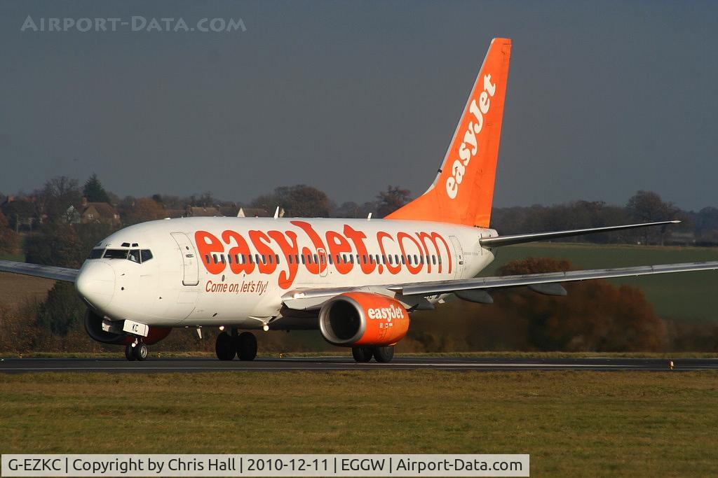 G-EZKC, 2004 Boeing 737-73V C/N 32424, easyJet B737 departing from RW26