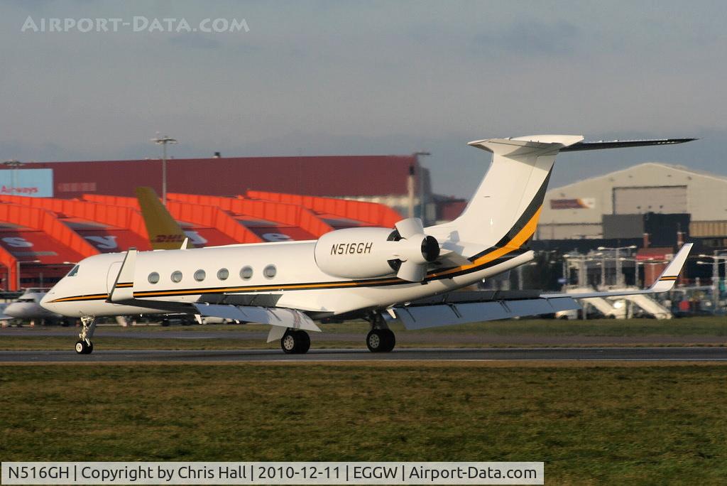 N516GH, 1998 Gulfstream Aerospace G-V C/N 553, Gulfstream V landing on RW26