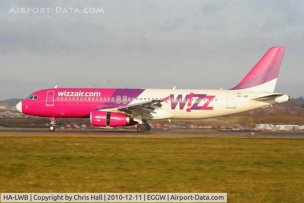 HA-LWB, 2010 Airbus A320-232 C/N 4246, Wizzair A320 landing on RW26