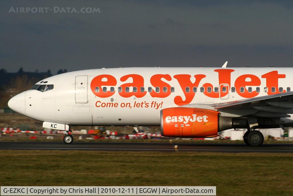 G-EZKC, 2004 Boeing 737-73V C/N 32424, easyJet B737 departing from RW26