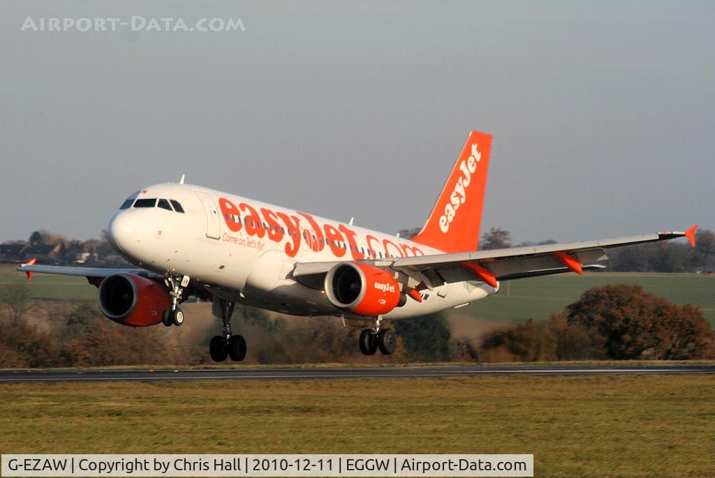 G-EZAW, 2006 Airbus A319-111 C/N 2812, easyJet A319 landing on RW26