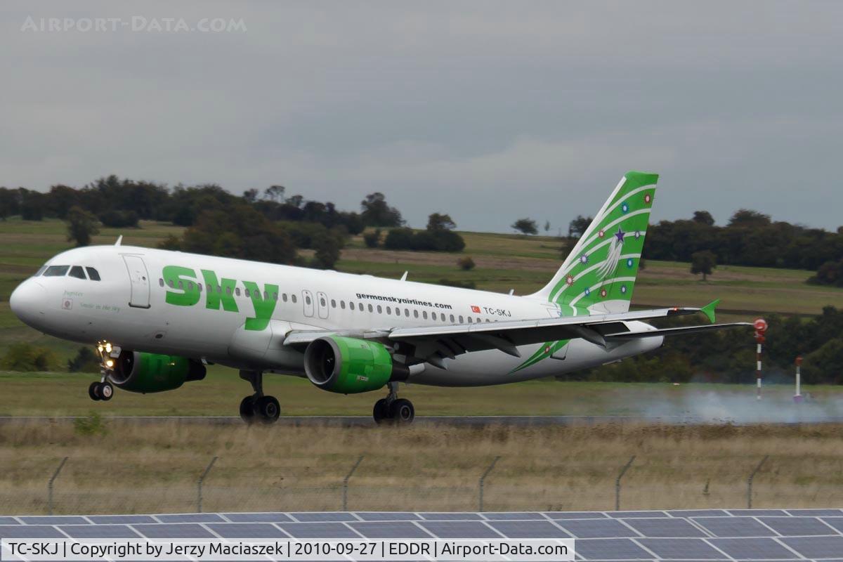 TC-SKJ, 1990 Airbus A320-211 C/N 138, TC-SKJ_
1990 Airbus A320-200, c/n: 138
