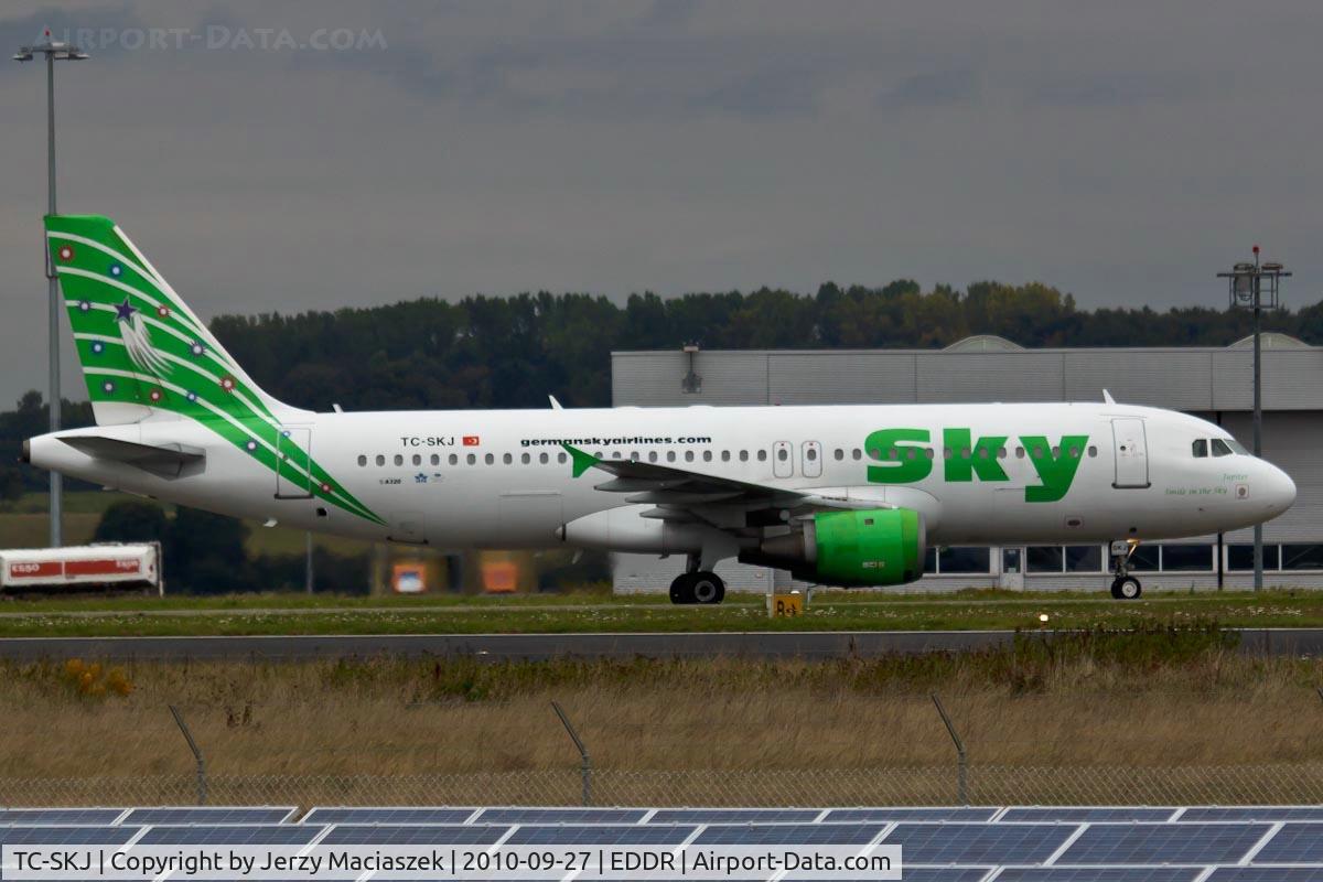 TC-SKJ, 1990 Airbus A320-211 C/N 138, TC-SKJ_
1990 Airbus A320-200, c/n: 138