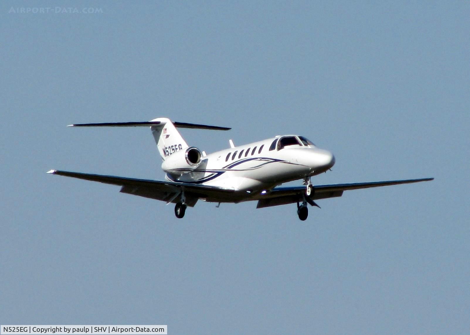 N525EG, Cessna 525A CitationJet CJ2+ C/N 525A0449, Landing on 14 at Shreveport Regional.
