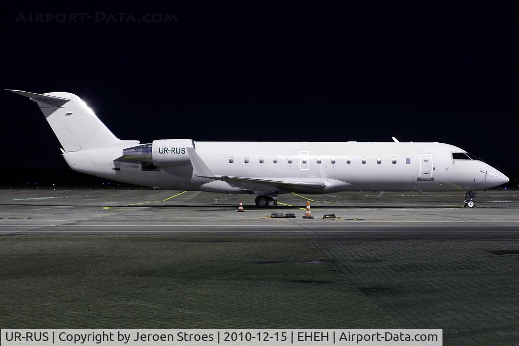 UR-RUS, 2004 Bombardier CRJ-200ER (CL-600-2B19) C/N 7990, .