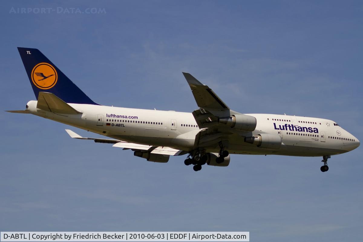D-ABTL, 2002 Boeing 747-430 C/N 29872, on final RW07R