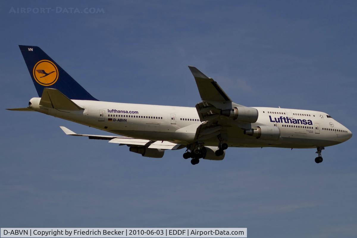 D-ABVN, 1992 Boeing 747-430 C/N 26427, on final RW07R