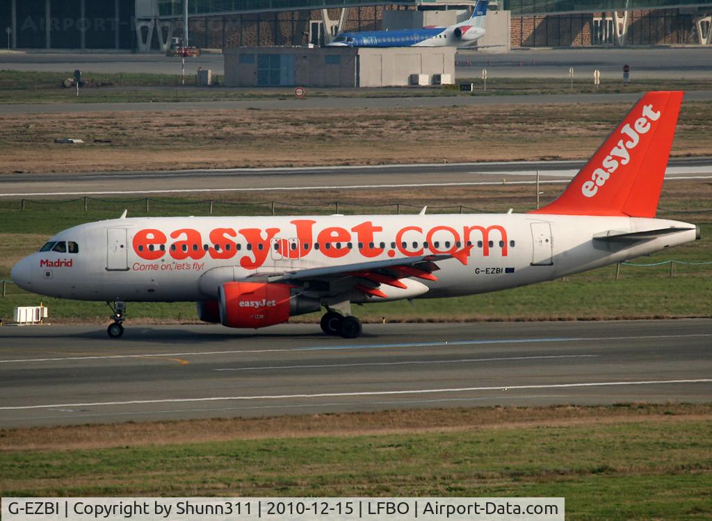 G-EZBI, 2006 Airbus A319-111 C/N 3003, Taxiing to the Terminal...