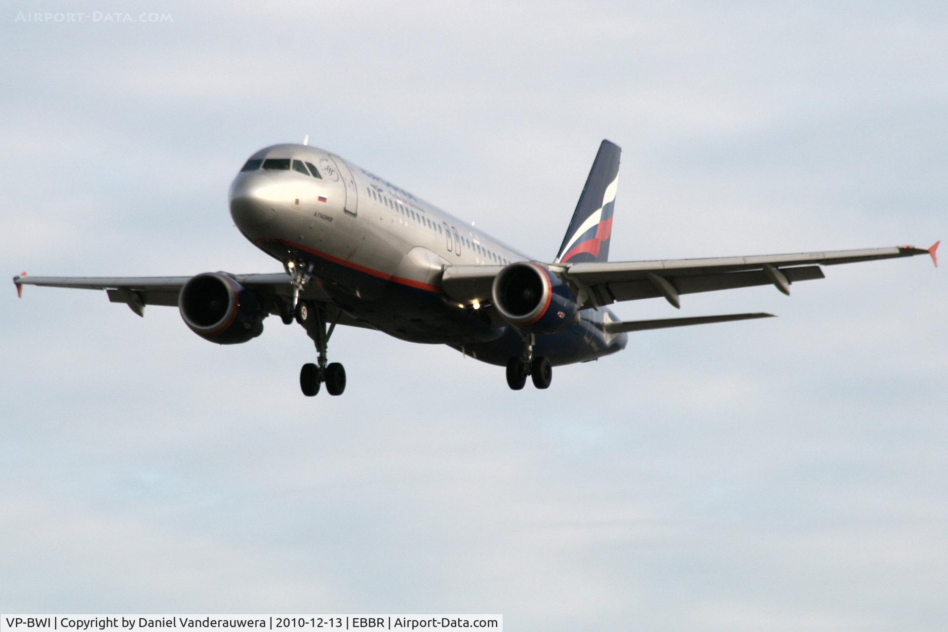 VP-BWI, 2004 Airbus A320-214 C/N 2163, Arrival to RWY 25L