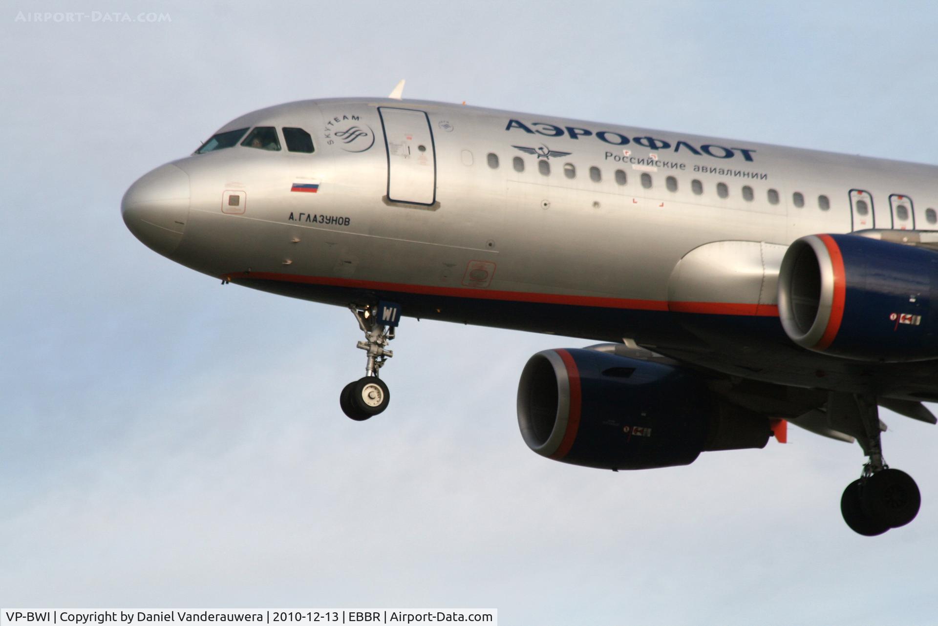 VP-BWI, 2004 Airbus A320-214 C/N 2163, Arrival to RWY 25L