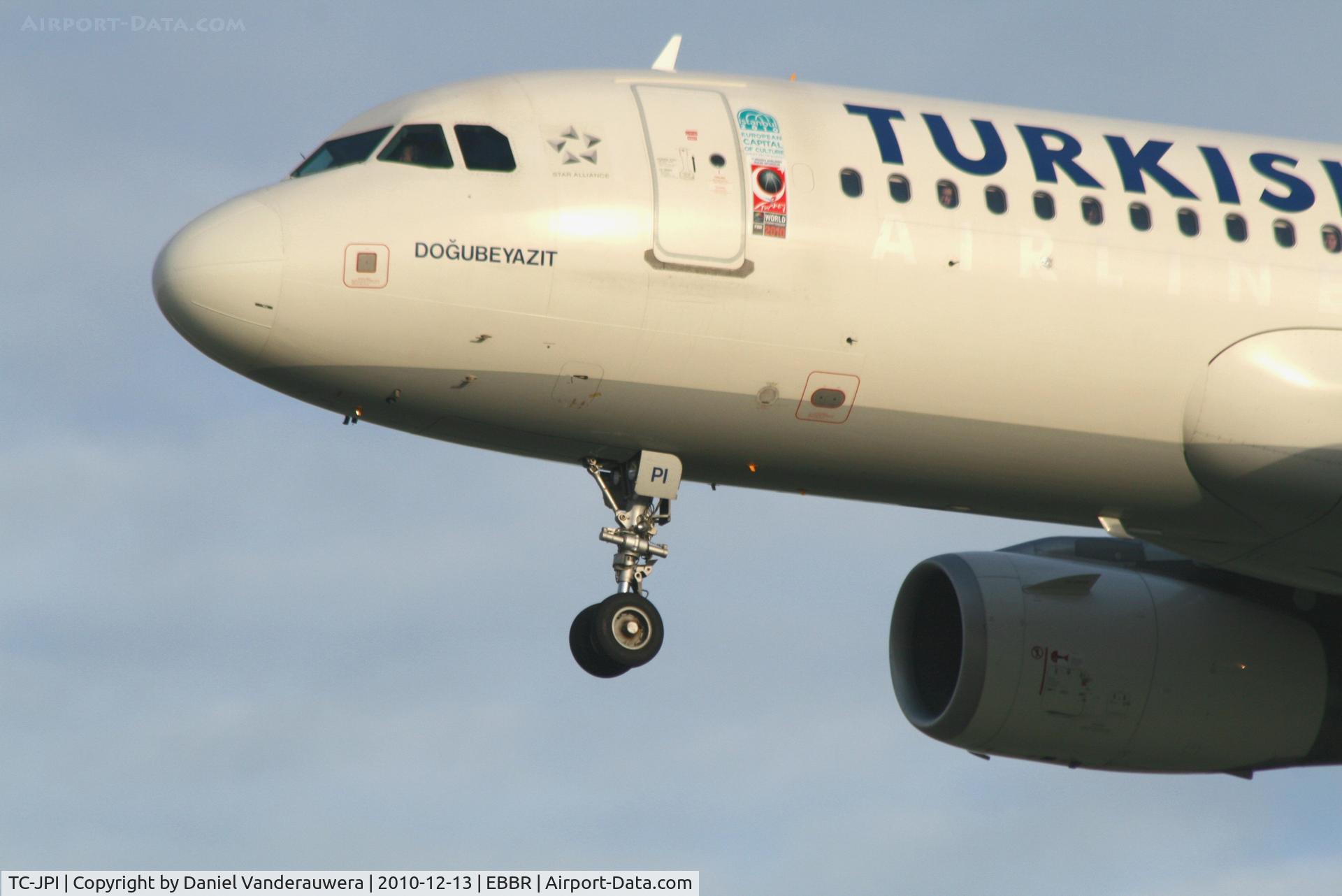 TC-JPI, 2007 Airbus A320-232 C/N 3208, Arrival of flight TK1937 to RWY 25L