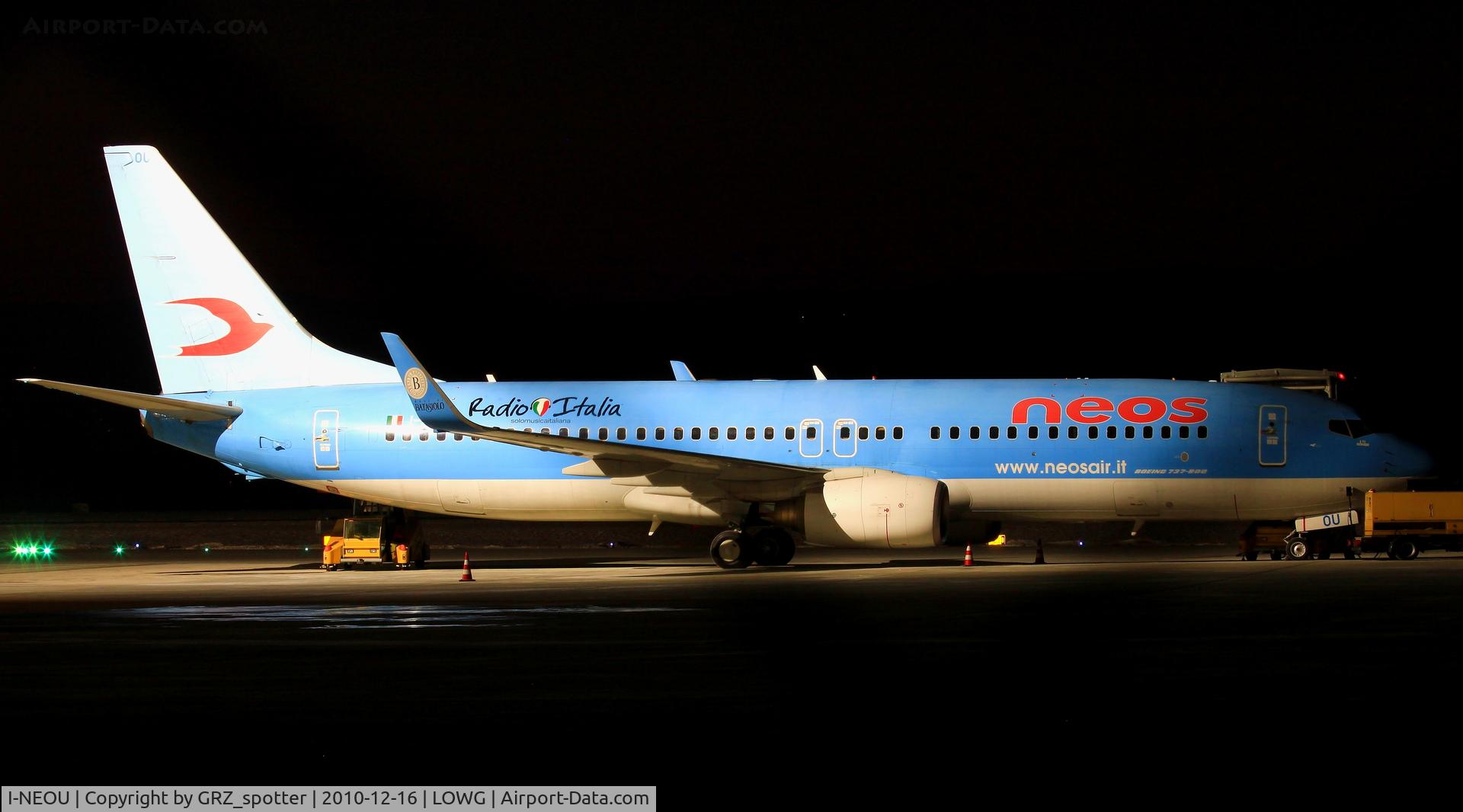 I-NEOU, 2002 Boeing 737-86N C/N 29887, rare visitor
