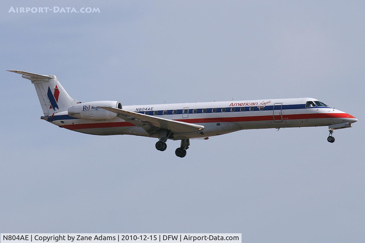 N804AE, 2001 Embraer ERJ-140LR (EMB-135KL) C/N 145487, American Eagle landing at DFW Airport