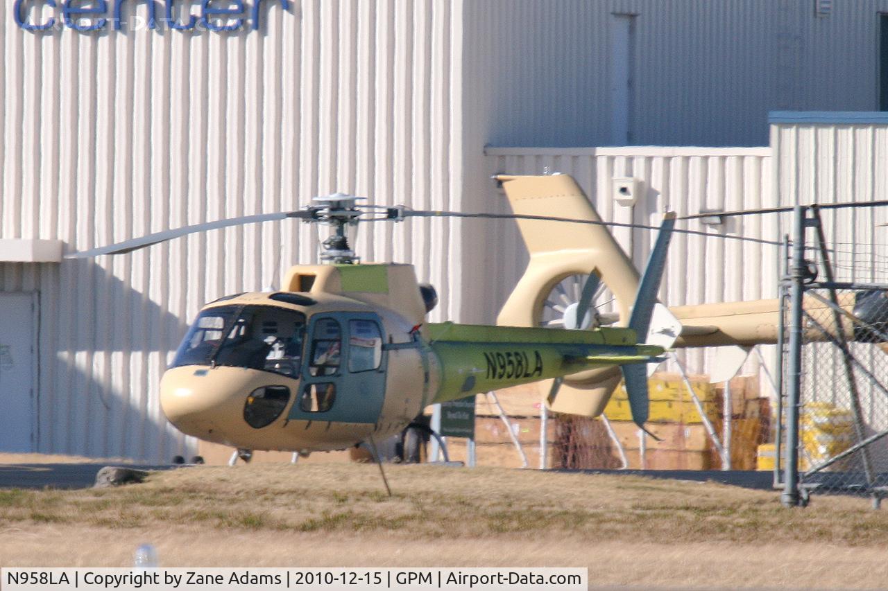N958LA, 2010 Eurocopter AS-350B-2 Ecureuil Ecureuil C/N 7085, At American Eurocopter - Grand Prairie, TX
