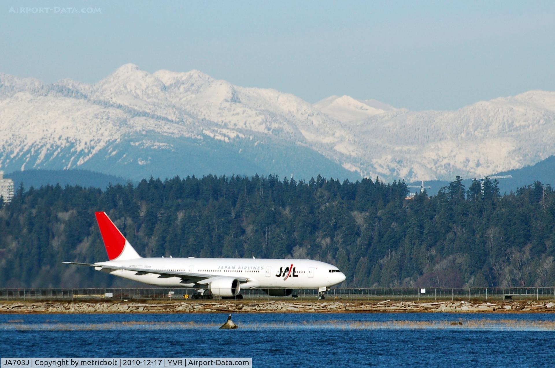 JA703J, 2003 Boeing 777-246/ER C/N 32891, Departure to Narita