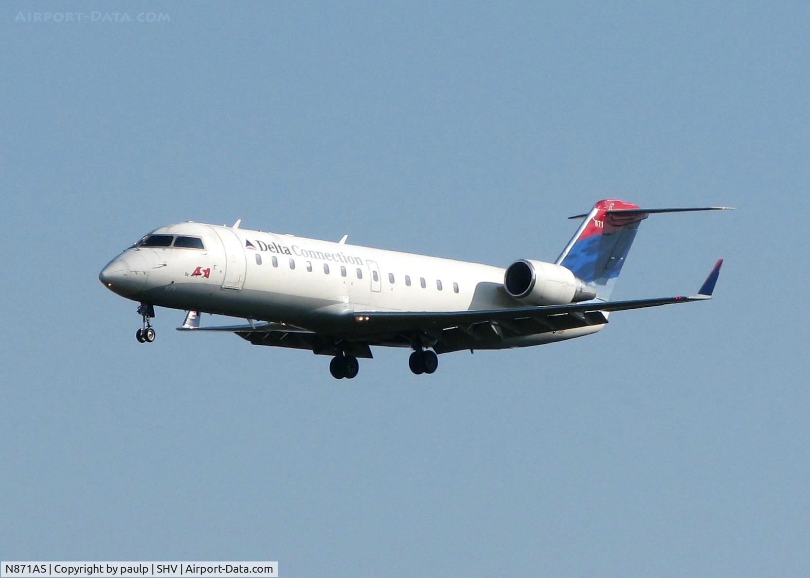 N871AS, 2001 Bombardier CRJ-200ER (CL-600-2B19) C/N 7537, Landing at Shreveport Regional.