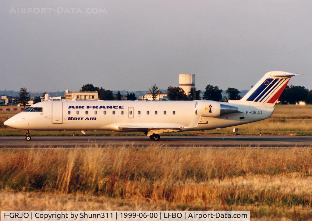 F-GRJO, 1999 Canadair CRJ-100ER (CL-600-2B19) C/N 7296, Landing rwy 33L
