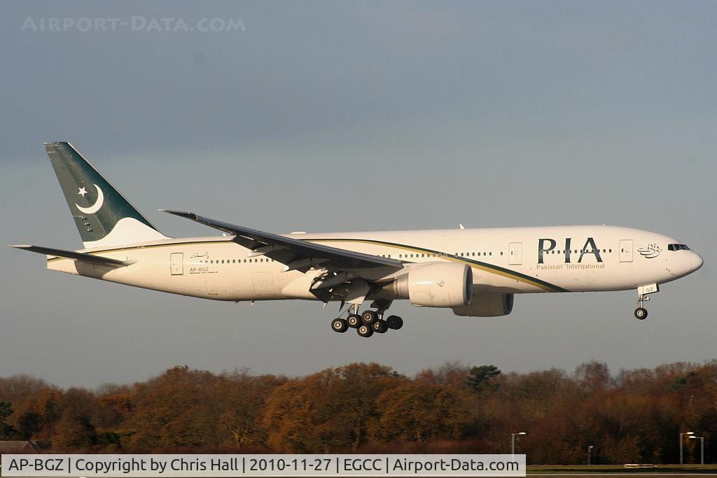 AP-BGZ, 2005 Boeing 777-240/LR C/N 33782, landing on RW05L