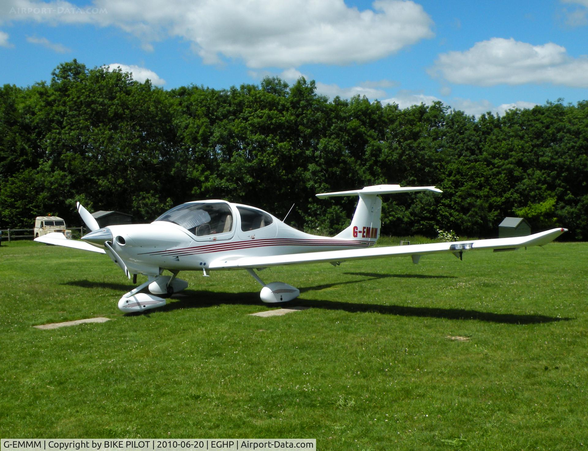 G-EMMM, 2007 Diamond DA-40 Diamond Star C/N 40.753, DA40 Diamond Star