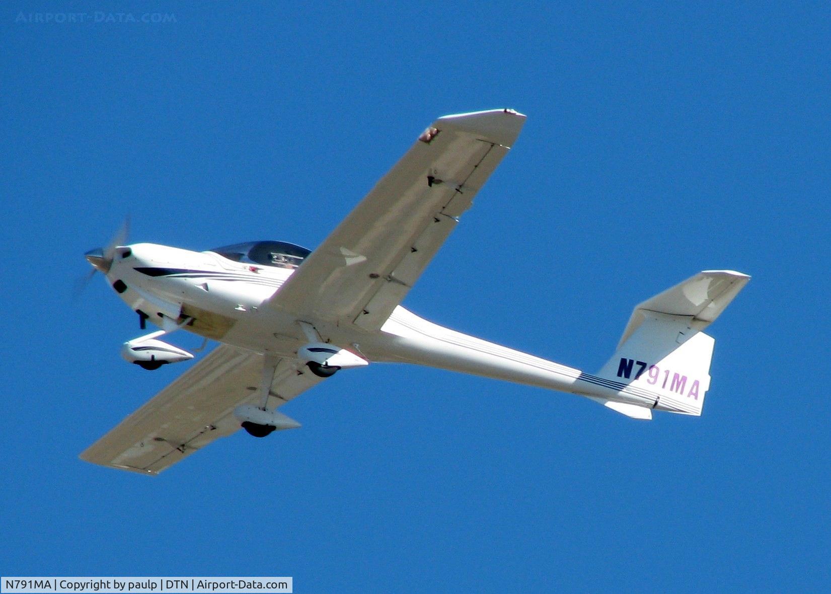 N791MA, 2004 Diamond DA-20C-1 Eclipse C/N C0291, Off of 32 at Downtown Shreveport.